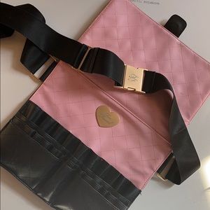 Official Too Faced brush belt.